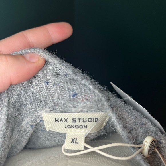 Max Studio - Exposed Seam Mock Neck Sweather - Picture 4 of 5